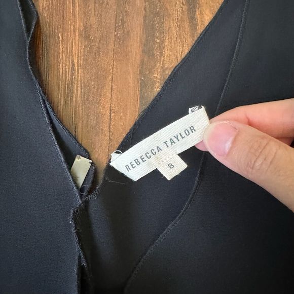 REBECCA TAYLOR S/S Silk Blend V-Neck Top in Black Lace Accent - Picture 6 of 9